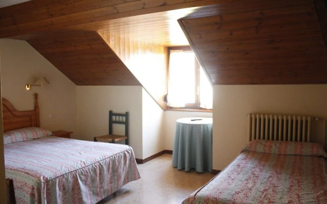 Hotel Joan Canejan