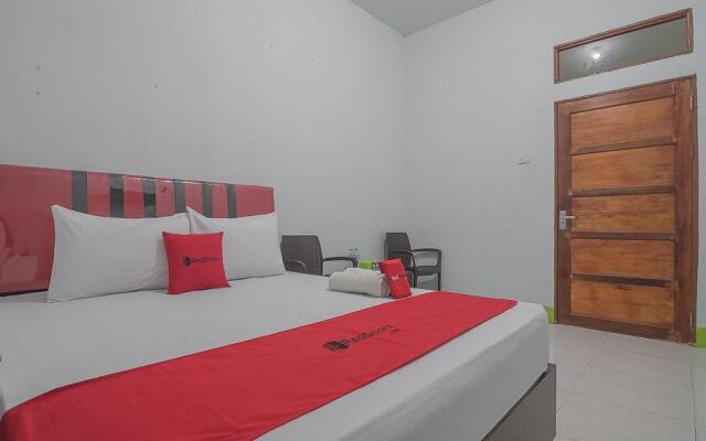 RedDoorz near RS Harapan Bersama
