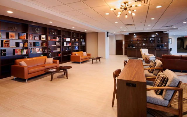 Clarion Hotel & Conference Ctr