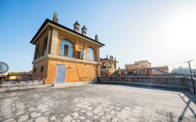 St. John Basilica Lovely Tower Apartment