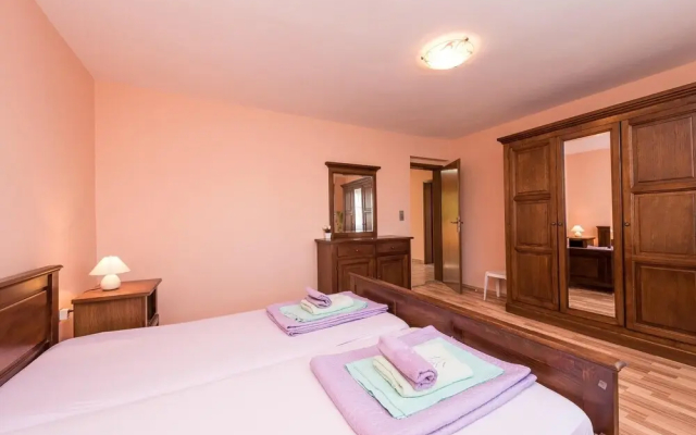 House With 7 Bedrooms In Sabunike With Private Pool Enclosed Garden And Wifi