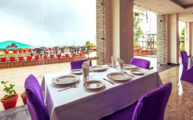 Dal Lake Resort