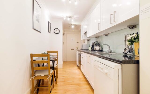 The Chelsea Embankment Apartment - EC
