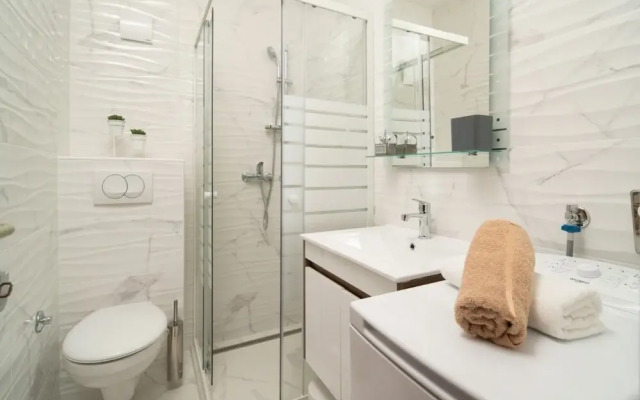 Lux 1 - Heated Pool - A1