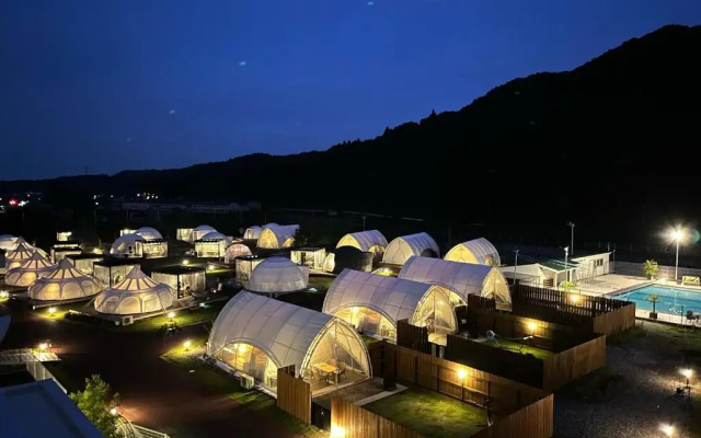 Glamping & Port