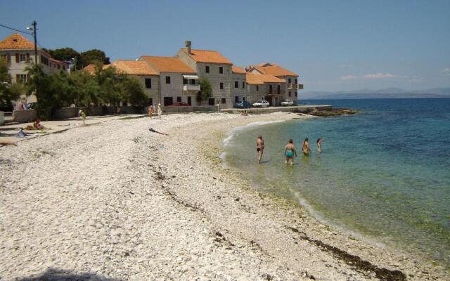 Apartments Piv - 10 m from beach