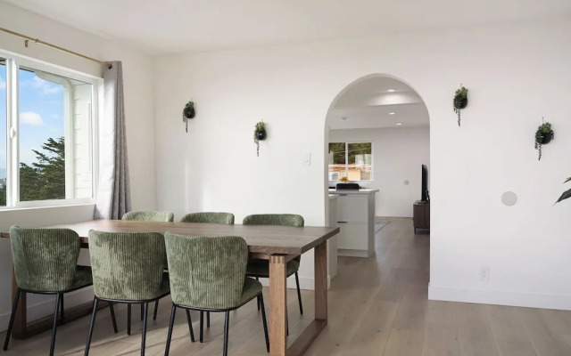 Oceanview Sunset View 3BR Luxe Home Yard