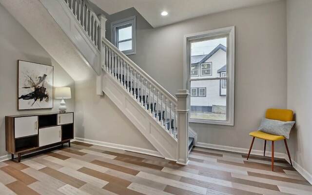 Spacious 6BR/3BA House w/ Parking! Sleeps 20!
