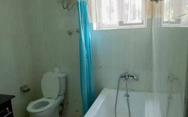 Crystal Rose Ambassador Hotel