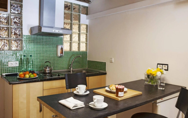 AinB Las Ramblas-Guardia Apartments