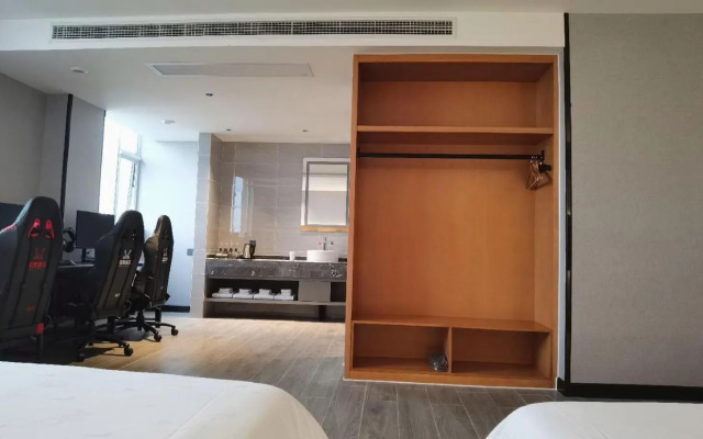 Yeste Hotel (Nanning Xianhu Wuhe University Town Pumiao)