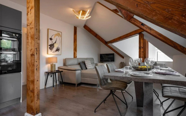 3 Bedroom - 2BR - Apartment - Central Windermere