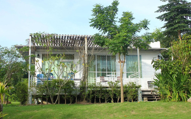 The Happiness Resort