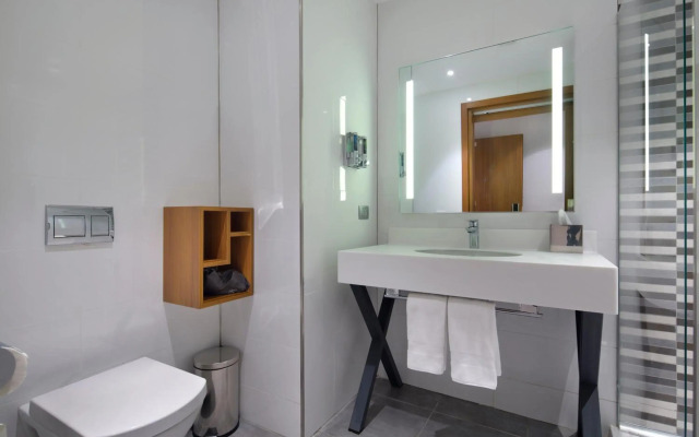 Hampton By Hilton Kocaeli Symbol