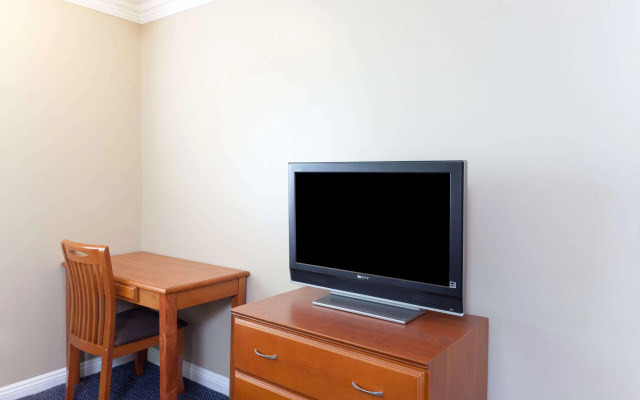 Days Inn by Wyndham Seattle South Tukwila