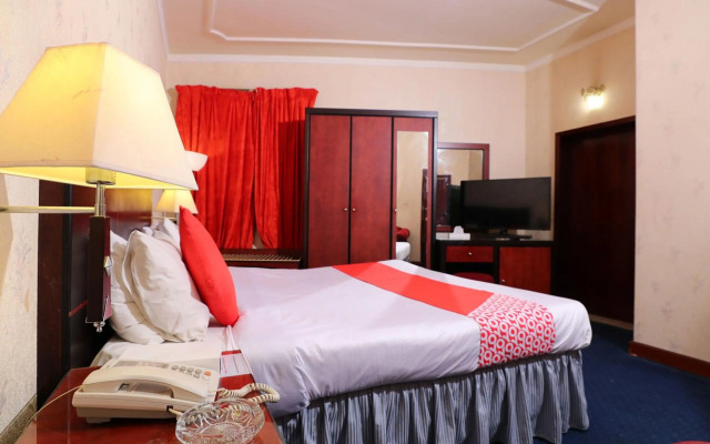 OYO 112 Semiramis Hotel
