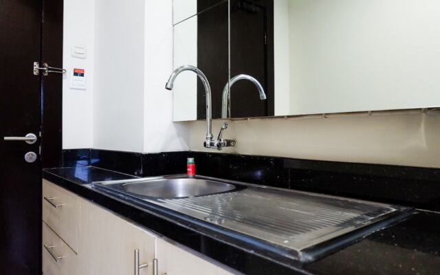 Comfy 1BR Twin Tower Apartment