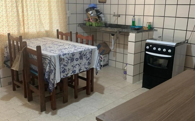 Casa Agradável há 80 metros praia toninhas