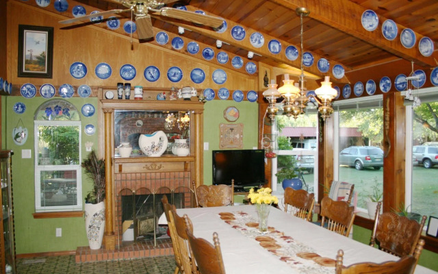 Red Horse Bed and Breakfast