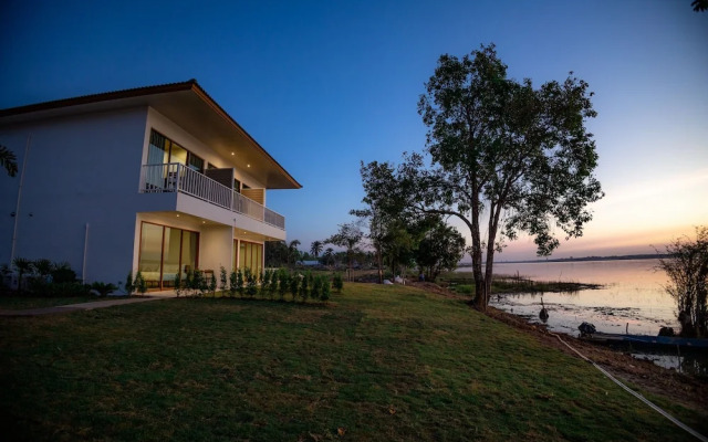 Lake House Naka Cave
