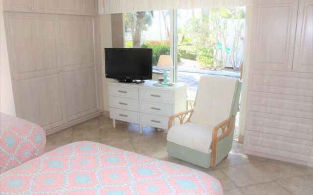 Jamaica Royale - 001 - 1 Br Condo