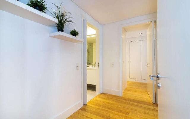 Stunning 2BDR Apartment in Chiado by LovelyStay