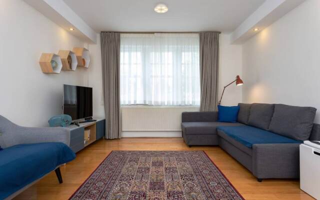 2 Bedroom Flat In Kilburn