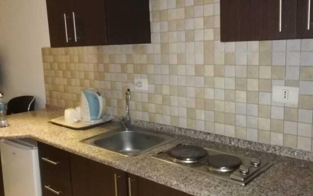 7 Days Hotel Suites