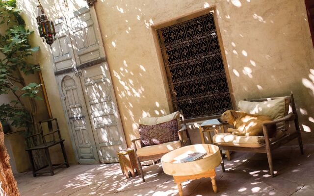 Riad Kbour & Chou