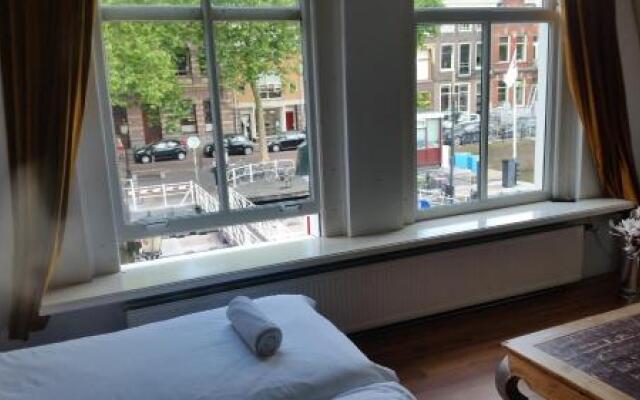 Nando's B&B Utrecht City Centre