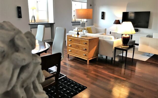 MONDRIAN Luxury Suites & Apartments Old Town Market Square