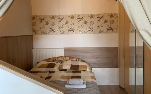 Viktória ~Vízparti ~ Medencés ~ Apartman