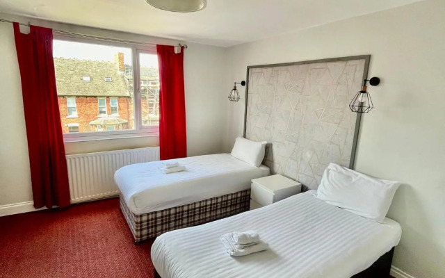 Whites Hotel