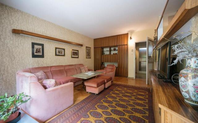 Ljubljana C17 - 5 Bedroom Private House with a Garden