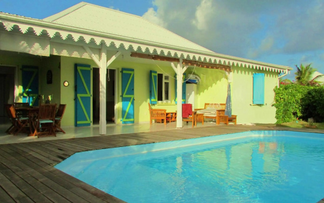 Villa with swimming pool close to the beach MQSL11