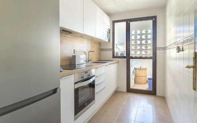 2066-Apt 2 bedrooms on beach, tenis, gym, pool