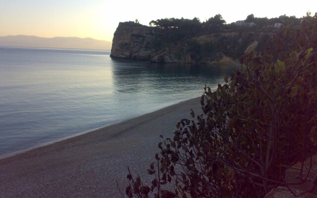 "scopello Savi-sea View House"