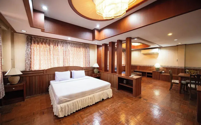 Sabai Hotel Lopburi