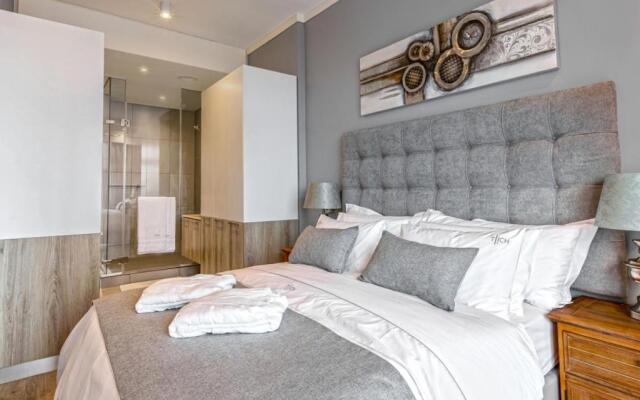 Menlyn Maine Residence Unit 1419