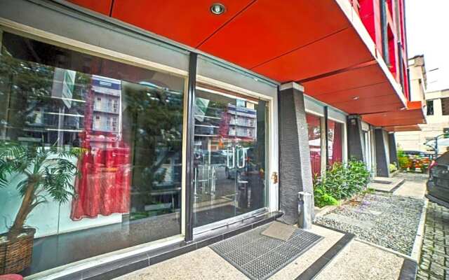 OYO Flagship 90759 Beatrix Apartment