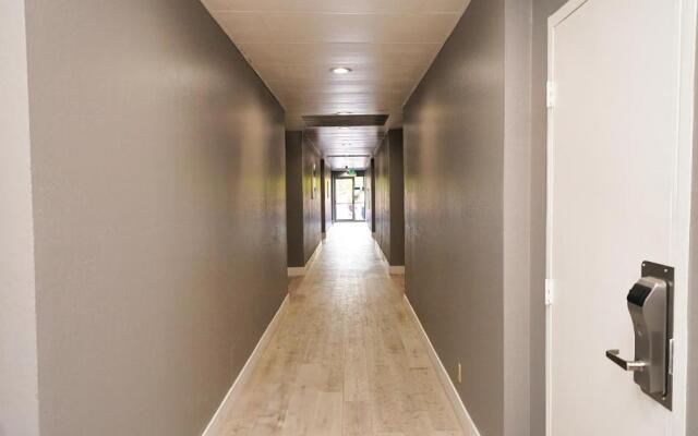 Seaside Inn & Suites