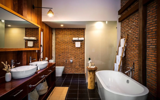 Farmhouse Resort & Spa