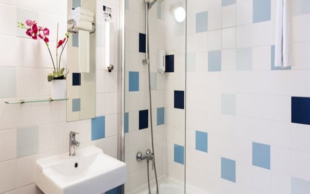 B&B Hotel Girona 2