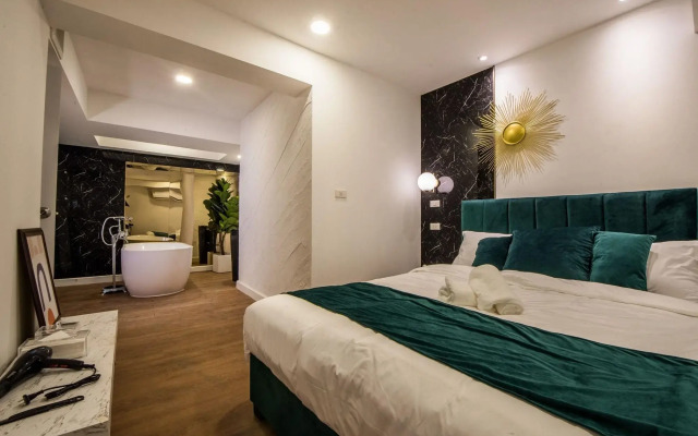 Theme Boutique Hotel