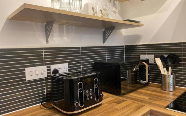 The Onyx Suite - 1 Bed apartment w/ free parking
