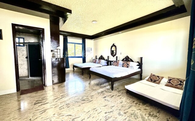 Emmalyn's Paradise Resort