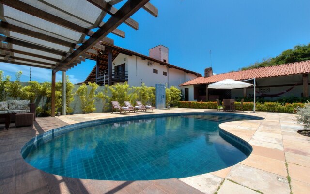 Casa com excelente localização no centro de Cumbuco