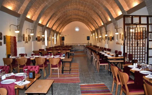 Karballa Hotel