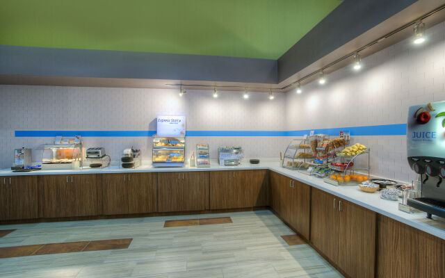 Holiday Inn Express & Suites Tempe by IHG