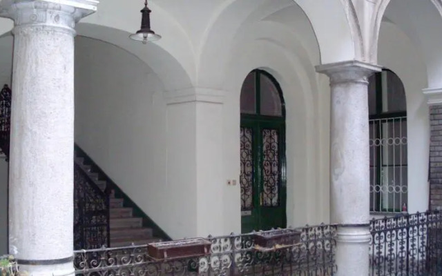 Sleepover City Center Hostel
